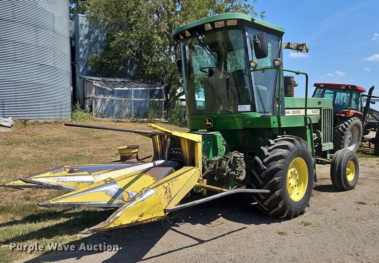 image for item DP2368 1992 John Deere 5400  forage harvester