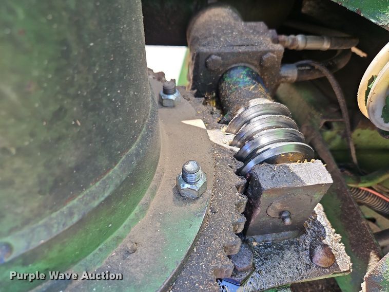 image for item DP2368 1992 John Deere 5400  forage harvester