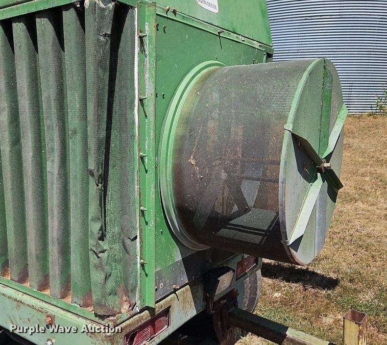 image for item DP2368 1992 John Deere 5400  forage harvester