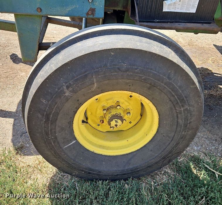 image for item DP2368 1992 John Deere 5400  forage harvester