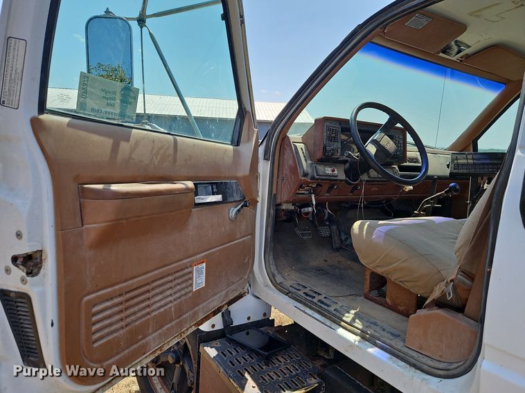 image for item DP2373 1993 GMC TopKick  spreader truck