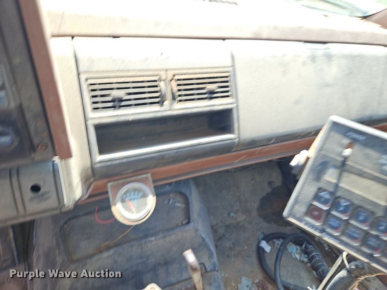 image for item DP2373 1993 GMC TopKick  spreader truck