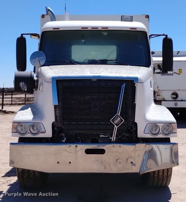 image for item DP3375 2002 Volvo VHD feed mixer truck