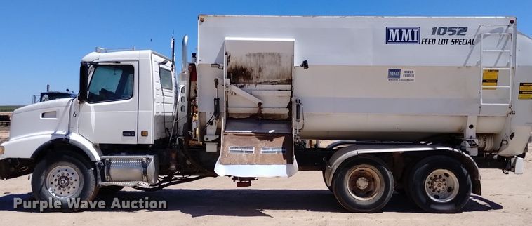 image for item DP3375 2002 Volvo VHD feed mixer truck