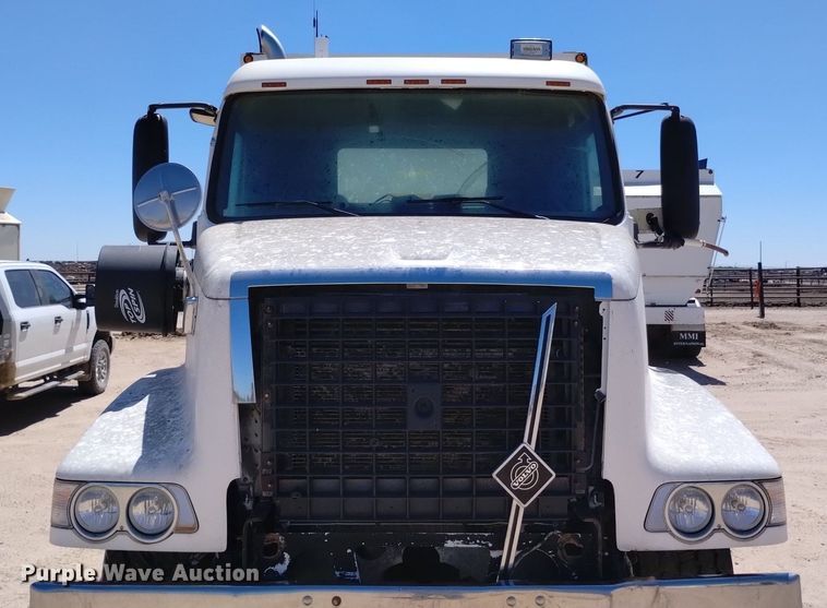 image for item DP3375 2002 Volvo VHD feed mixer truck