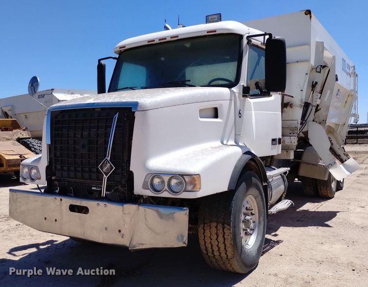 image for item DP3375 2002 Volvo VHD feed mixer truck