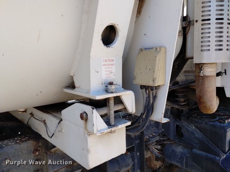 image for item DP3375 2002 Volvo VHD feed mixer truck