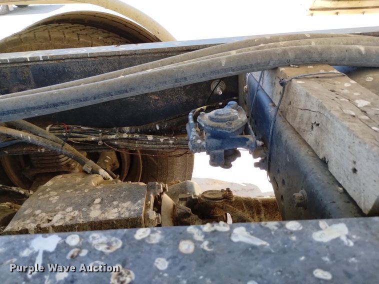 image for item DP3375 2002 Volvo VHD feed mixer truck