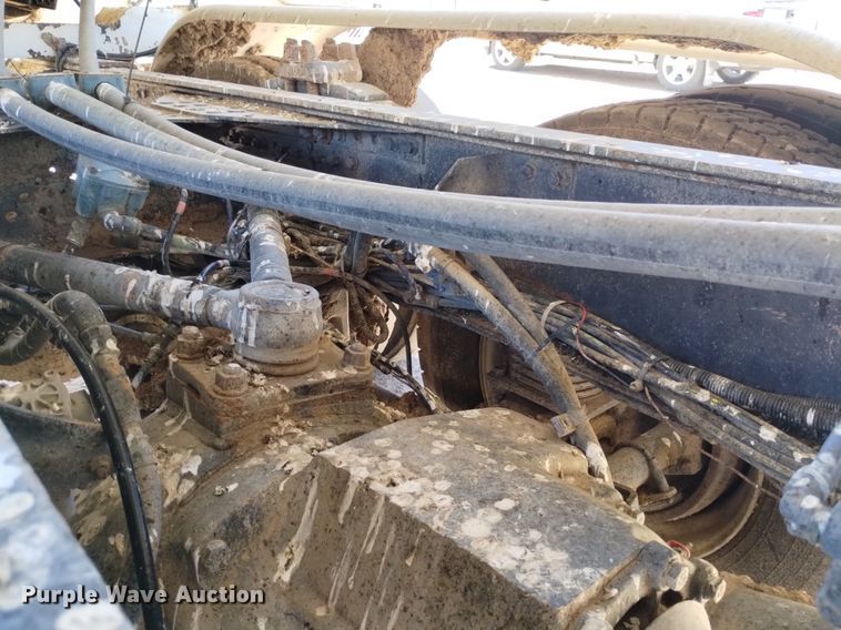 image for item DP3375 2002 Volvo VHD feed mixer truck