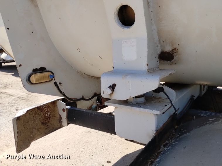 image for item DP3375 2002 Volvo VHD feed mixer truck