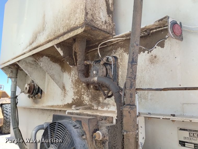 image for item DP3375 2002 Volvo VHD feed mixer truck