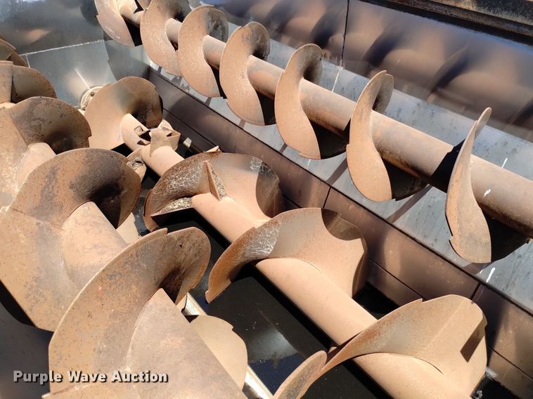 image for item DP3375 2002 Volvo VHD feed mixer truck