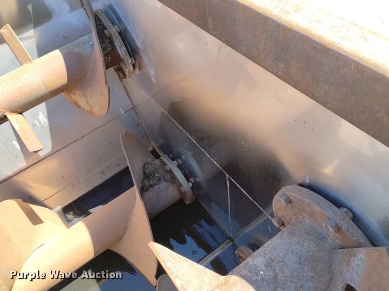 image for item DP3375 2002 Volvo VHD feed mixer truck