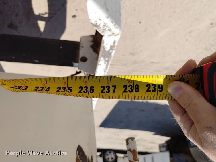 image for item DP3375 2002 Volvo VHD feed mixer truck