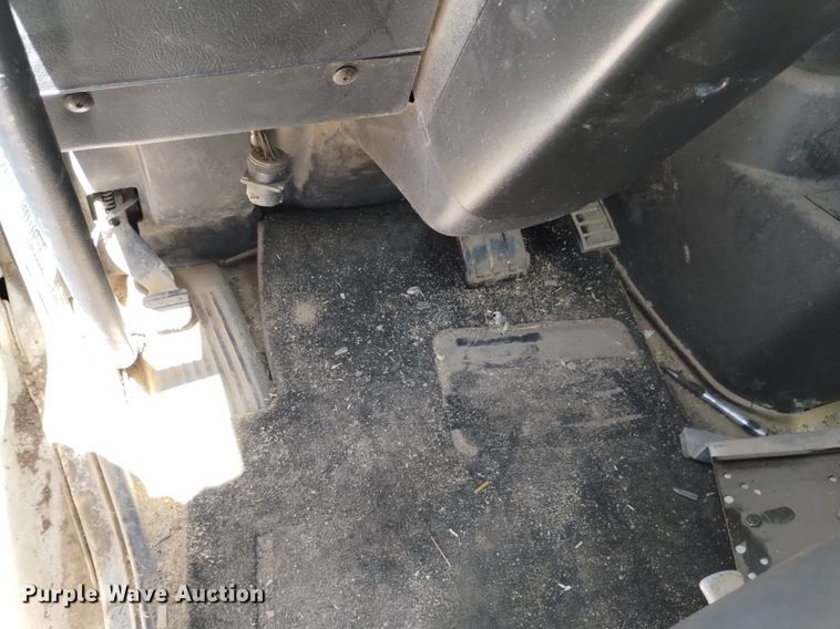 image for item DP3375 2002 Volvo VHD feed mixer truck