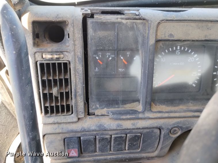 image for item DP3375 2002 Volvo VHD feed mixer truck