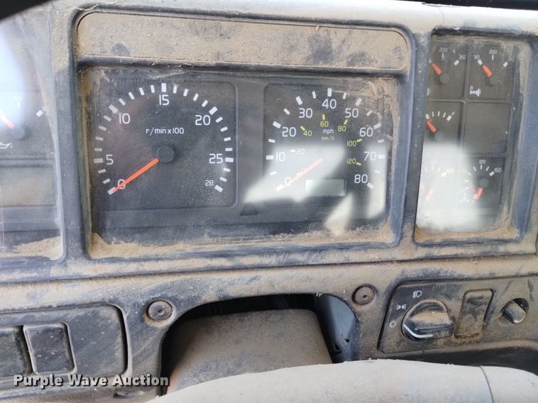 image for item DP3375 2002 Volvo VHD feed mixer truck