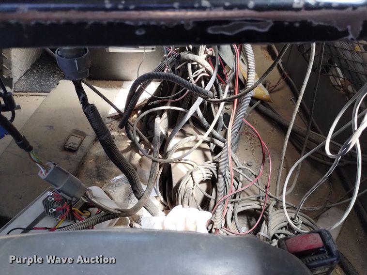 image for item DP3375 2002 Volvo VHD feed mixer truck