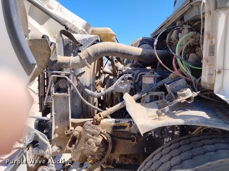 image for item DP3375 2002 Volvo VHD feed mixer truck