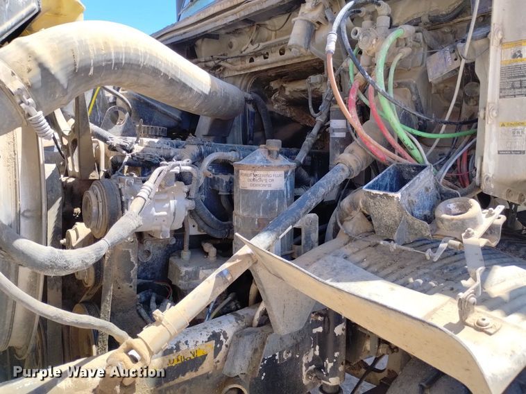 image for item DP3375 2002 Volvo VHD feed mixer truck