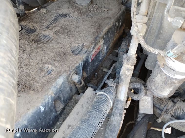 image for item DP3375 2002 Volvo VHD feed mixer truck