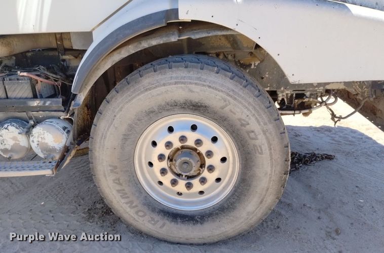 image for item DP3375 2002 Volvo VHD feed mixer truck