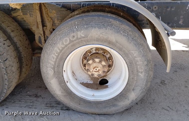 image for item DP3375 2002 Volvo VHD feed mixer truck