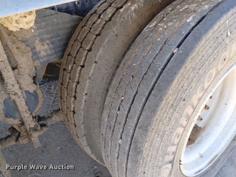 image for item DP3375 2002 Volvo VHD feed mixer truck