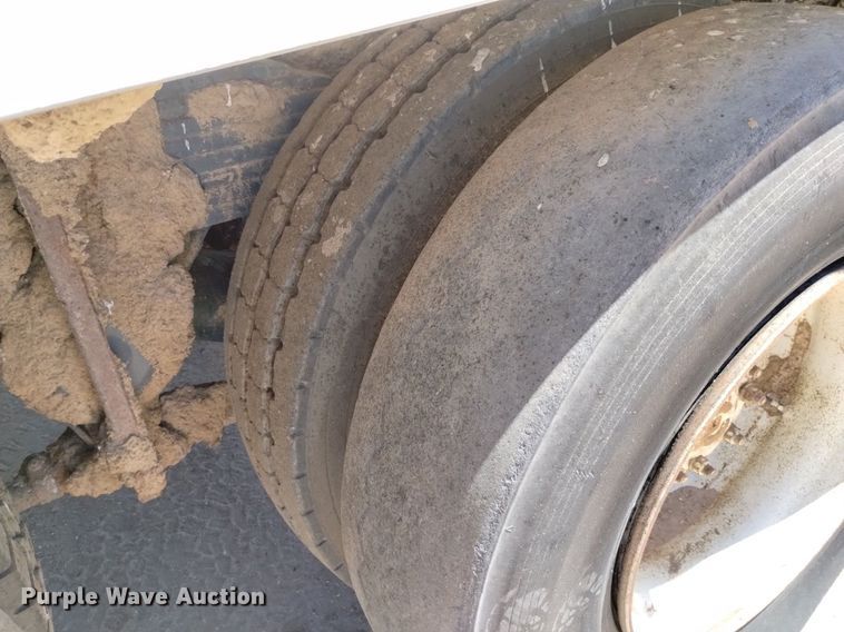 image for item DP3375 2002 Volvo VHD feed mixer truck