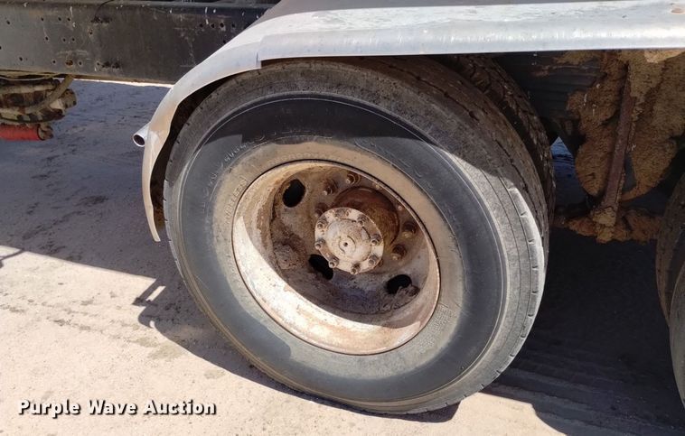 image for item DP3375 2002 Volvo VHD feed mixer truck