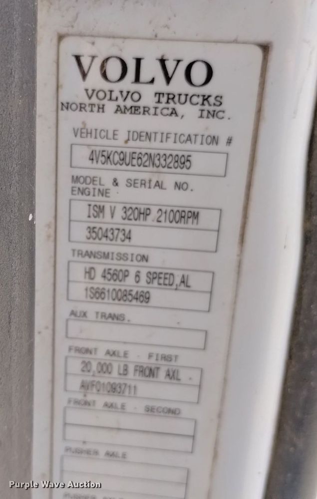 image for item DP3375 2002 Volvo VHD feed mixer truck