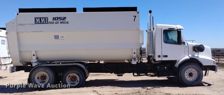 image for item DP3376 2002 Volvo VHD feed mixer truck