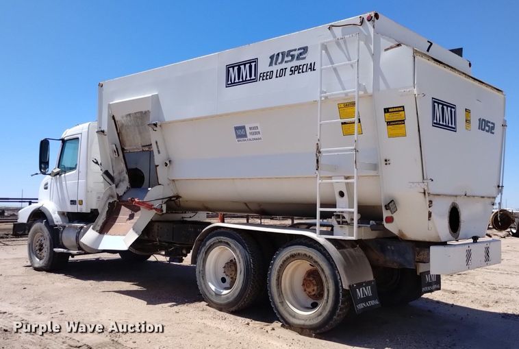 image for item DP3376 2002 Volvo VHD feed mixer truck