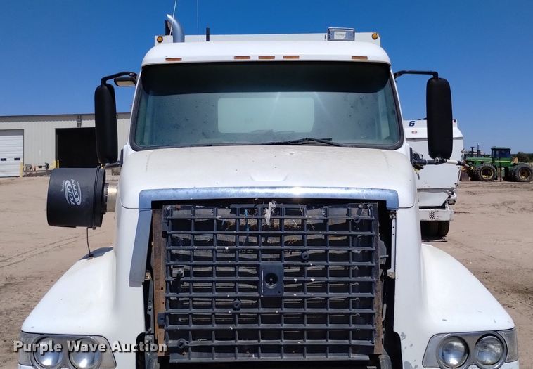 image for item DP3376 2002 Volvo VHD feed mixer truck