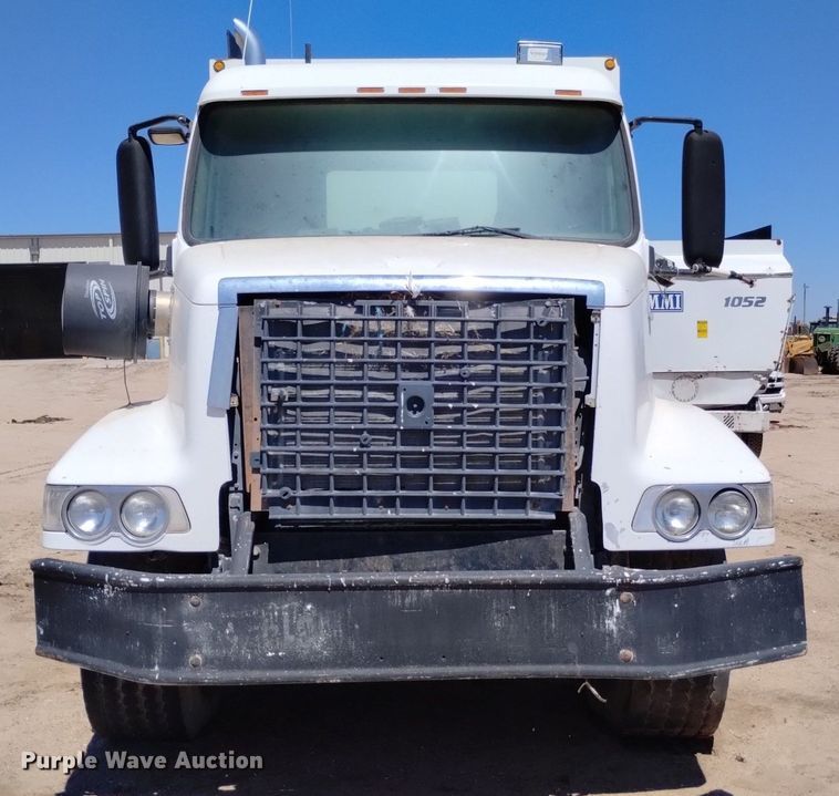 image for item DP3376 2002 Volvo VHD feed mixer truck