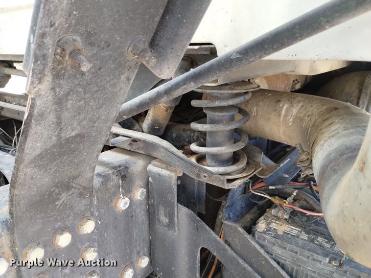 image for item DP3376 2002 Volvo VHD feed mixer truck