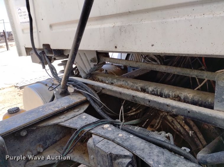 image for item DP3376 2002 Volvo VHD feed mixer truck