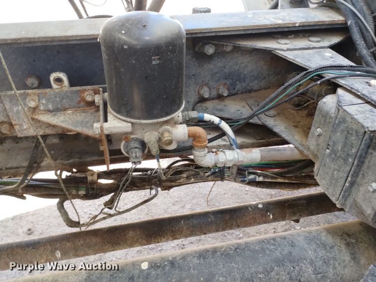 image for item DP3376 2002 Volvo VHD feed mixer truck