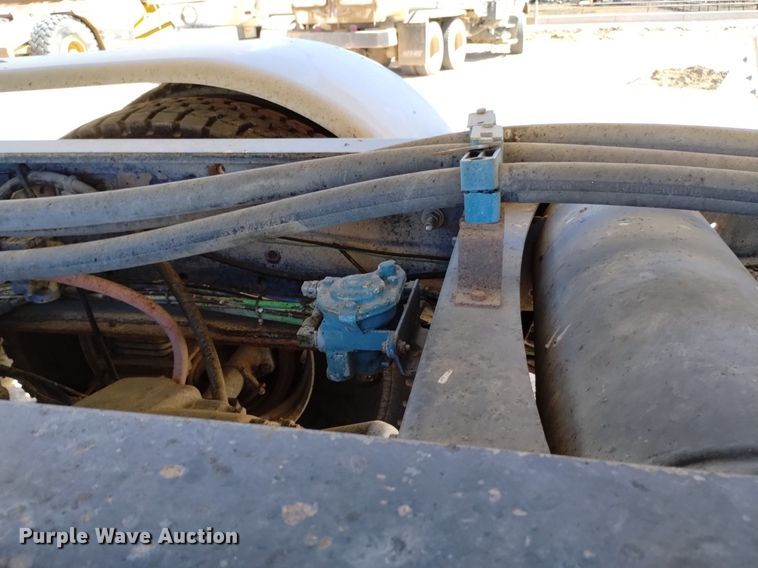 image for item DP3376 2002 Volvo VHD feed mixer truck