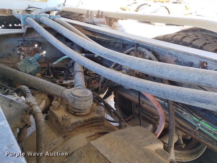 image for item DP3376 2002 Volvo VHD feed mixer truck