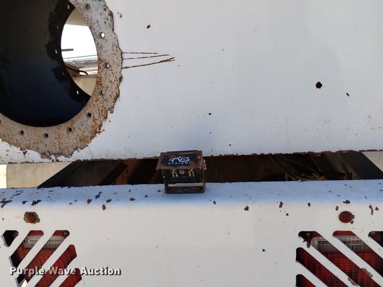 image for item DP3376 2002 Volvo VHD feed mixer truck