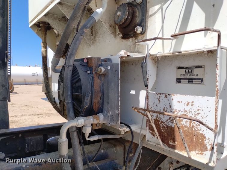 image for item DP3376 2002 Volvo VHD feed mixer truck