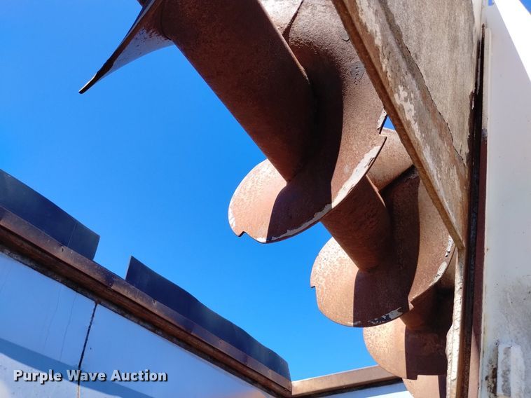 image for item DP3376 2002 Volvo VHD feed mixer truck