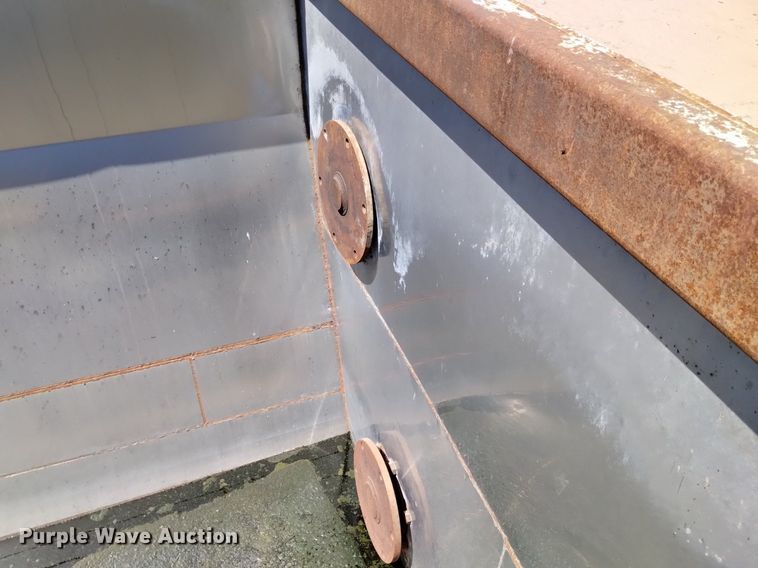 image for item DP3376 2002 Volvo VHD feed mixer truck