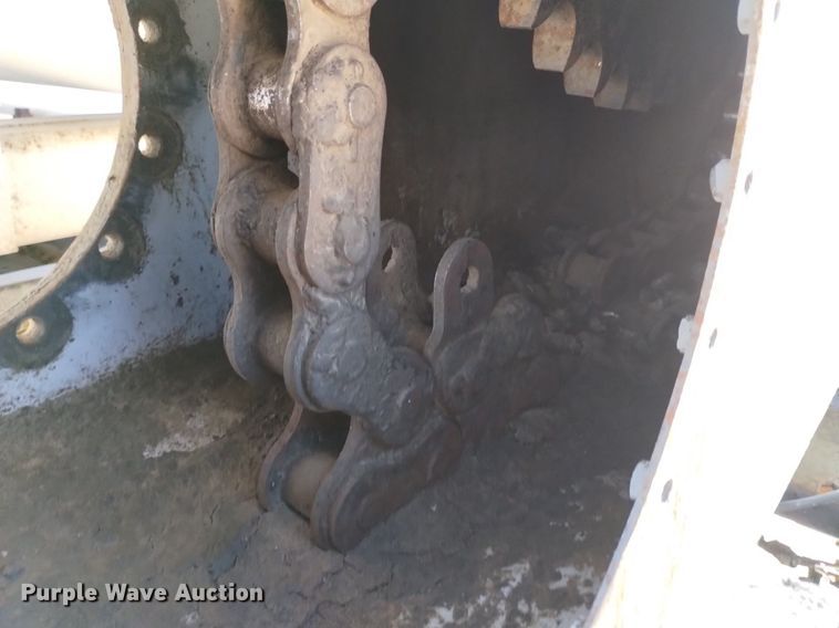 image for item DP3376 2002 Volvo VHD feed mixer truck