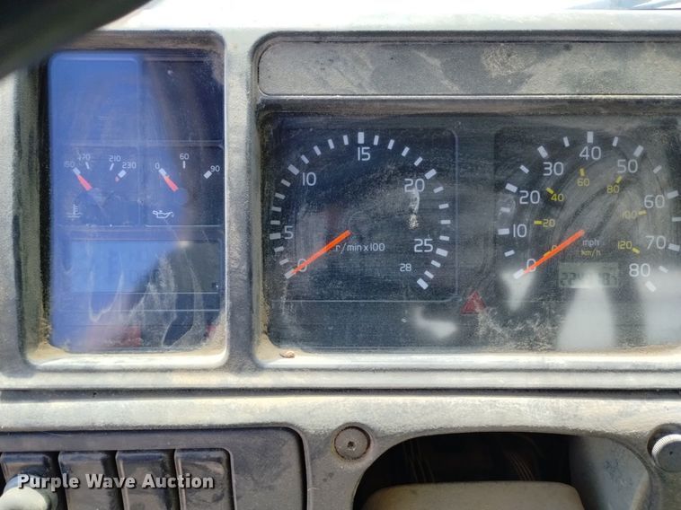 image for item DP3376 2002 Volvo VHD feed mixer truck