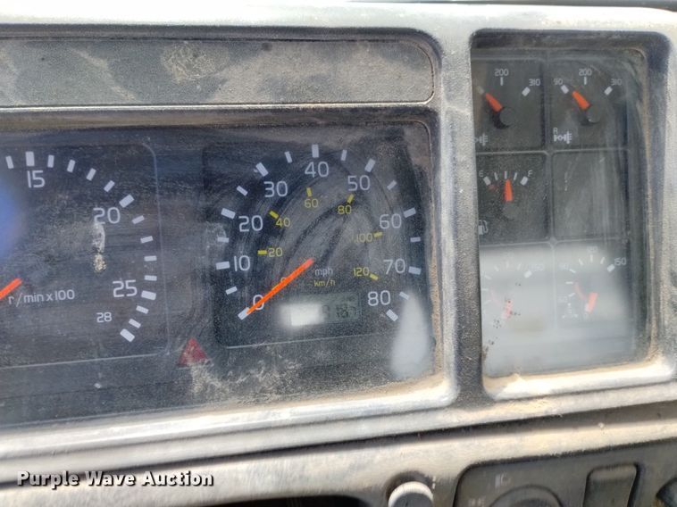 image for item DP3376 2002 Volvo VHD feed mixer truck