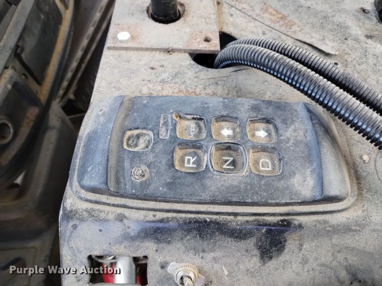 image for item DP3376 2002 Volvo VHD feed mixer truck