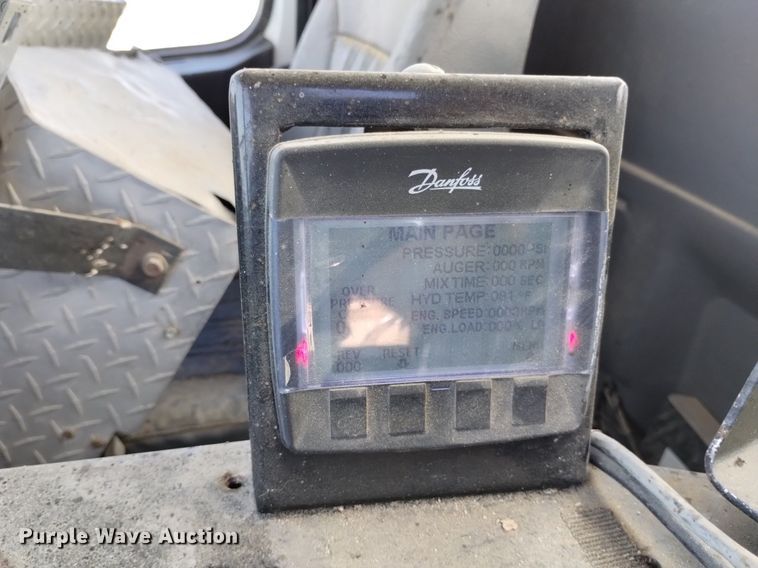 image for item DP3376 2002 Volvo VHD feed mixer truck