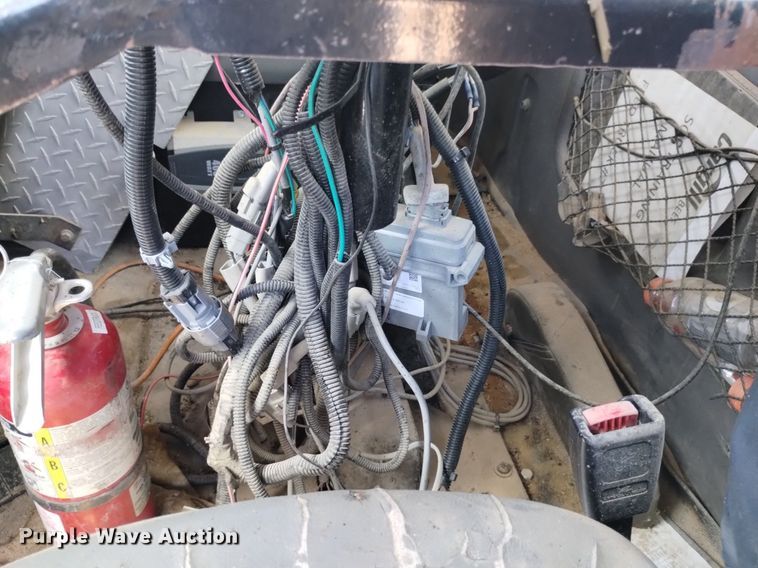 image for item DP3376 2002 Volvo VHD feed mixer truck